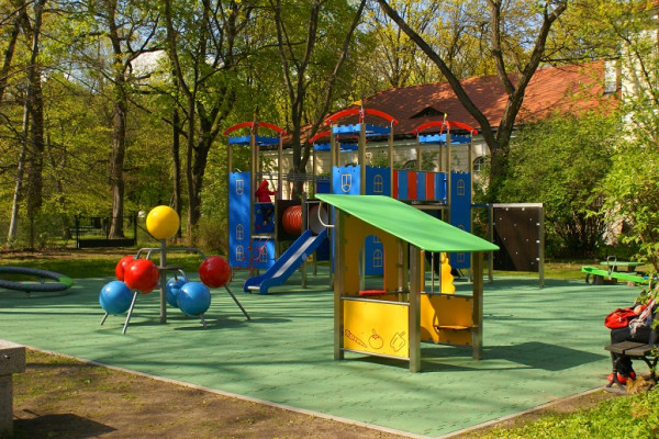 Продажа  торговой марки, ноу-хау, станков и материалов по производству детских площадок в Польше